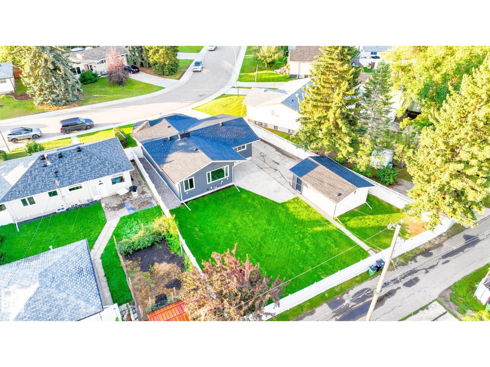 Photo 2 of 10524 134 Av Nw, Edmonton AB