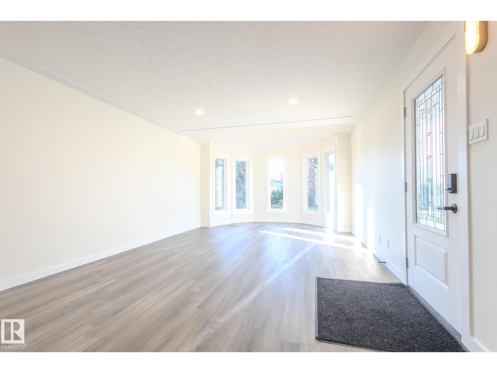 Photo 19 of 10524 134 Av Nw, Edmonton AB