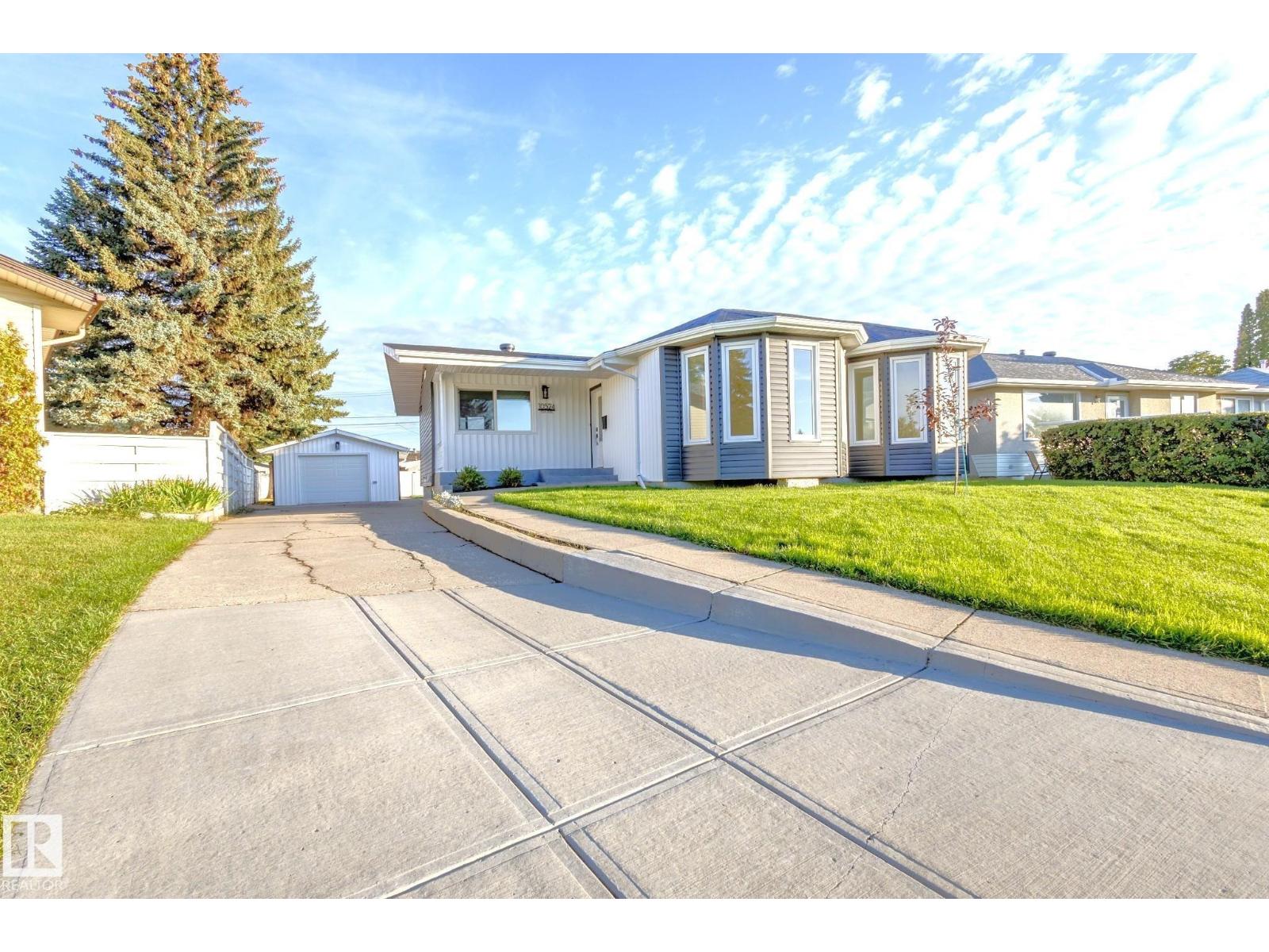 Photo 7 of 10524 134 Av Nw, Edmonton AB