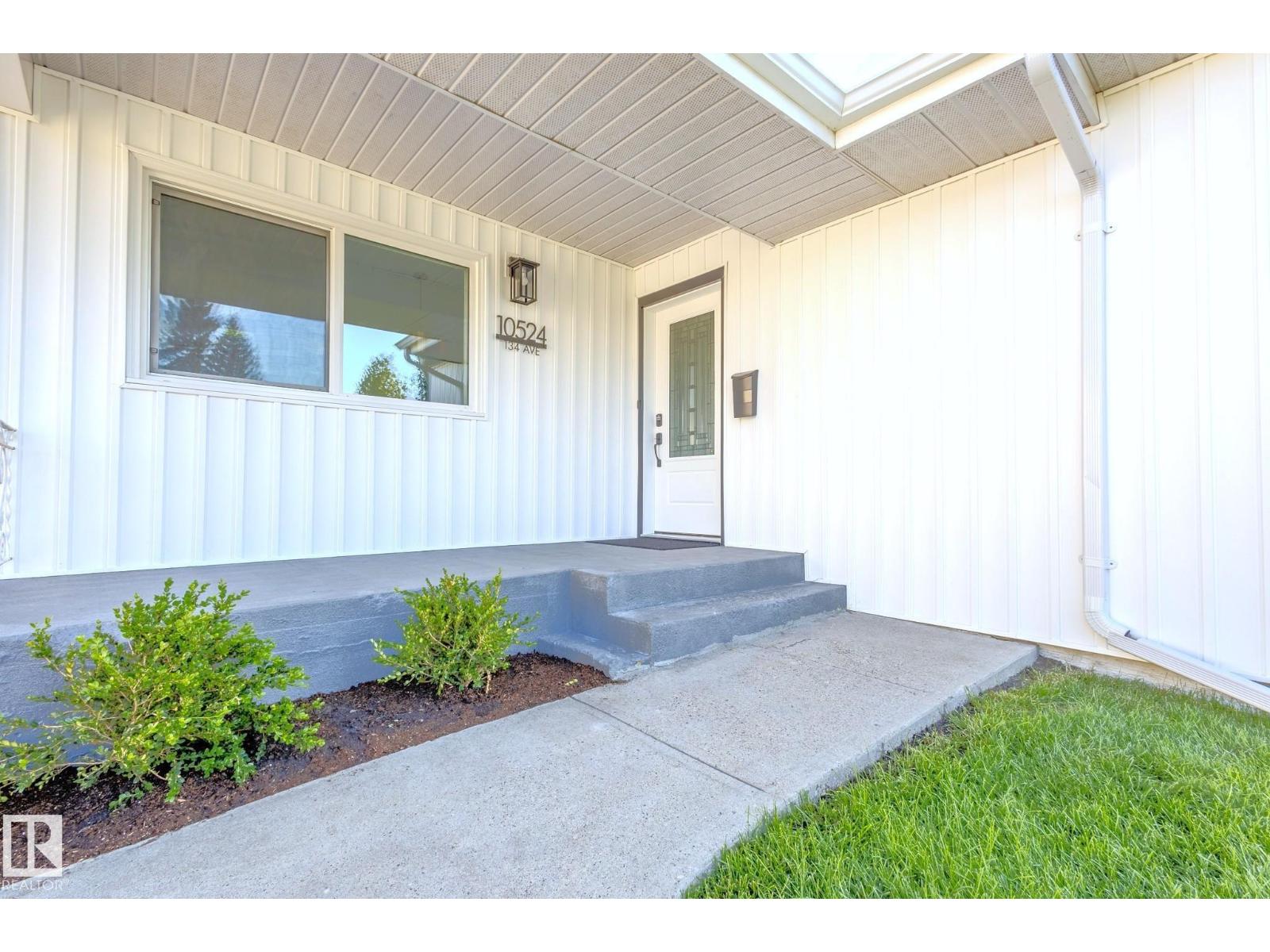 Photo 8 of 10524 134 Av Nw, Edmonton AB