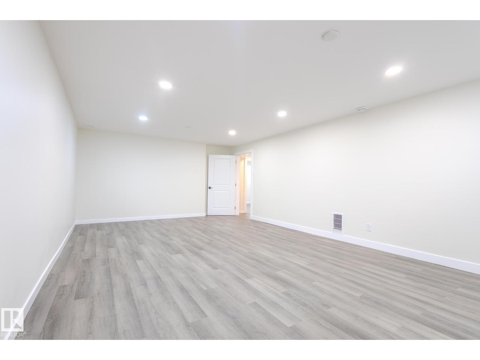 Photo 51 of 10524 134 Av Nw, Edmonton AB