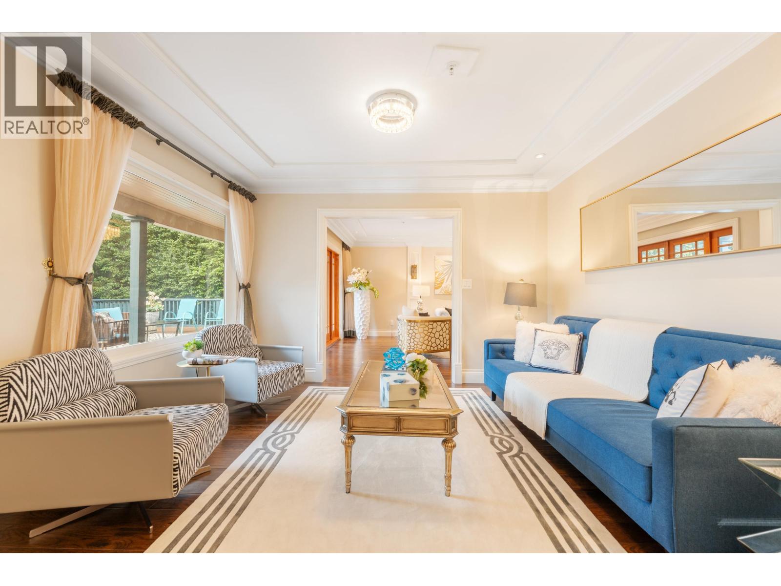 Photo 3 of 3982 W 35th Avenue, Vancouver BC
