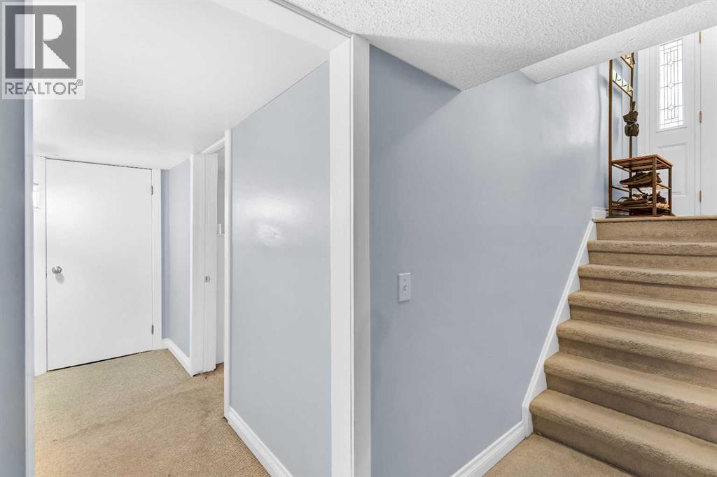 Photo 25 of 687 Brookpark Drive Sw, Calgary AB