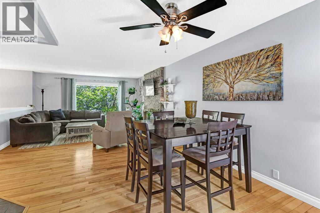 Photo 8 of 687 Brookpark Drive Sw, Calgary AB