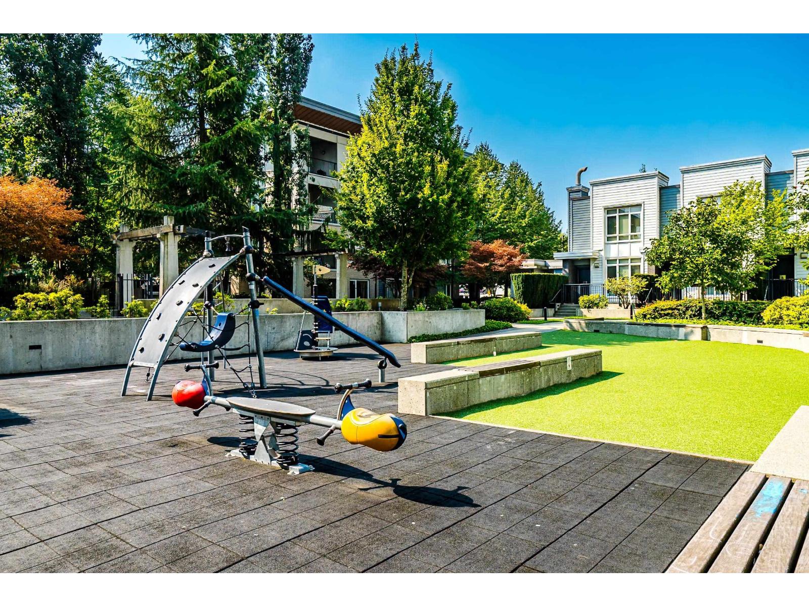 Photo 11 of 2903 13325 102 A Avenue, Surrey BC