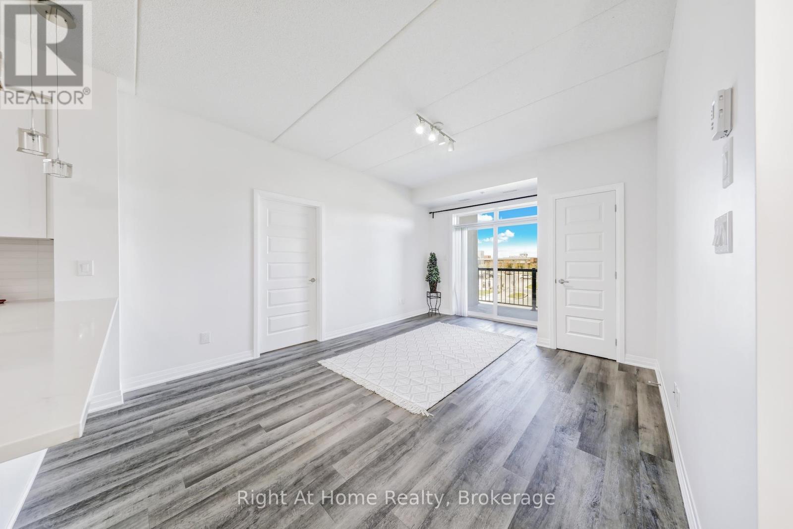 Photo 15 of 307 610 Farmstead Drive, Milton ON