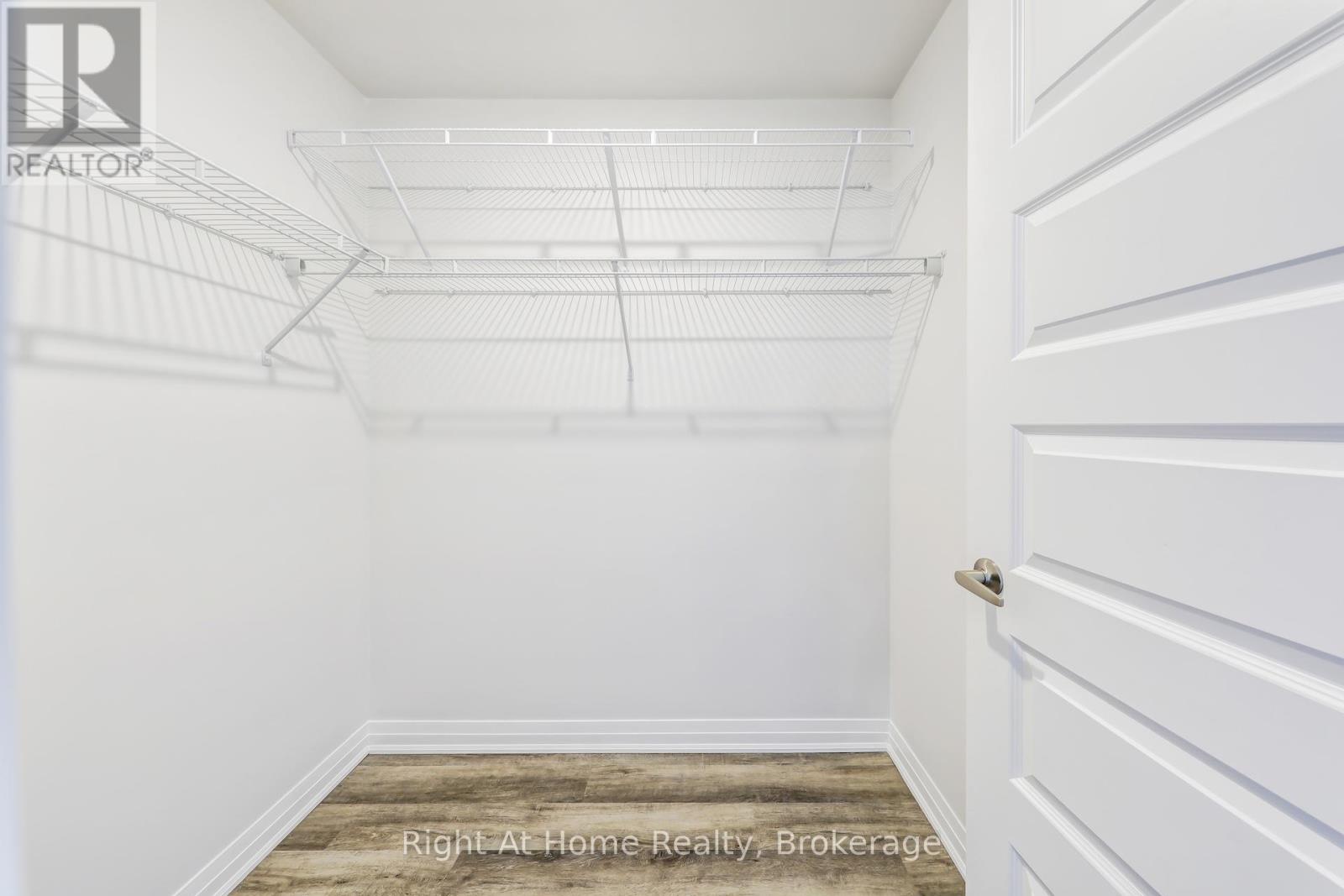 Photo 18 of 307 610 Farmstead Drive, Milton ON