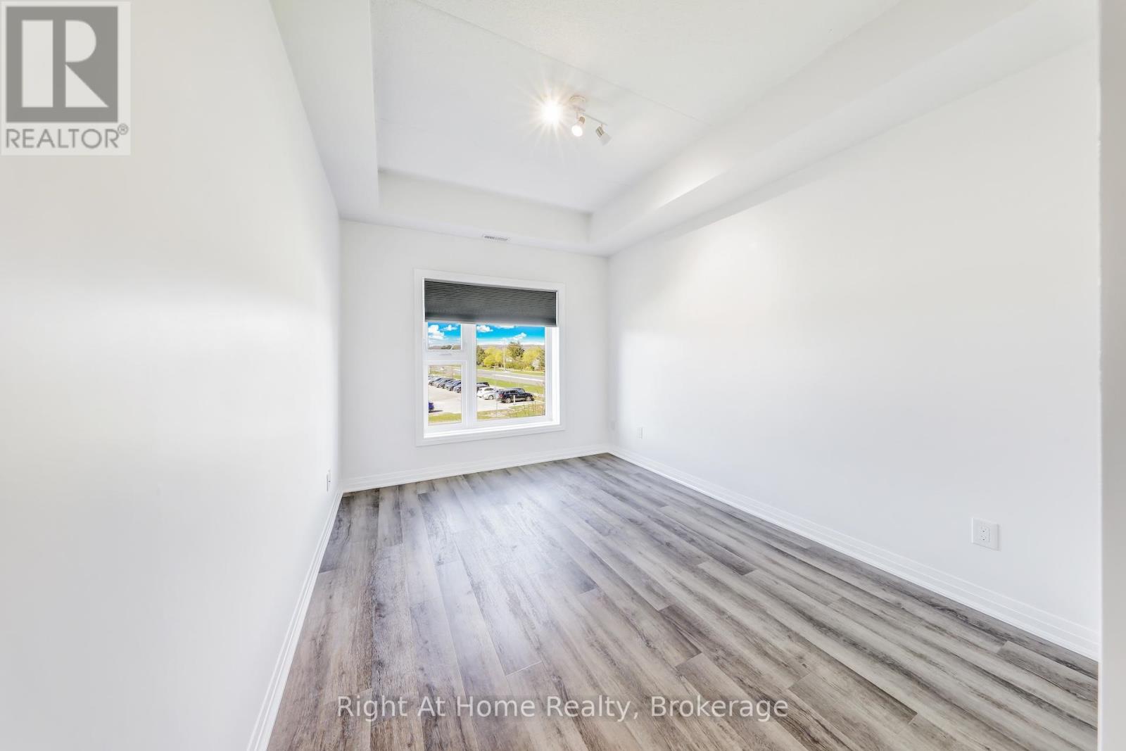Photo 24 of 307 610 Farmstead Drive, Milton ON