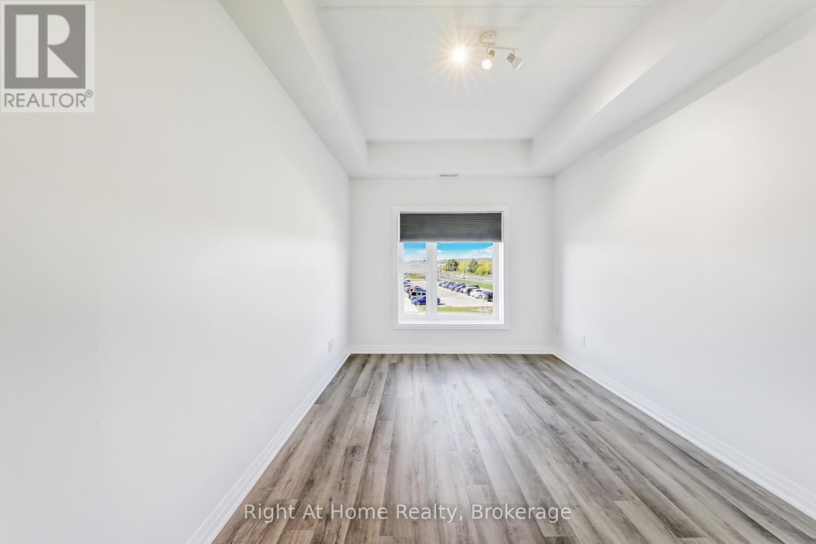 Photo 25 of 307 610 Farmstead Drive, Milton ON
