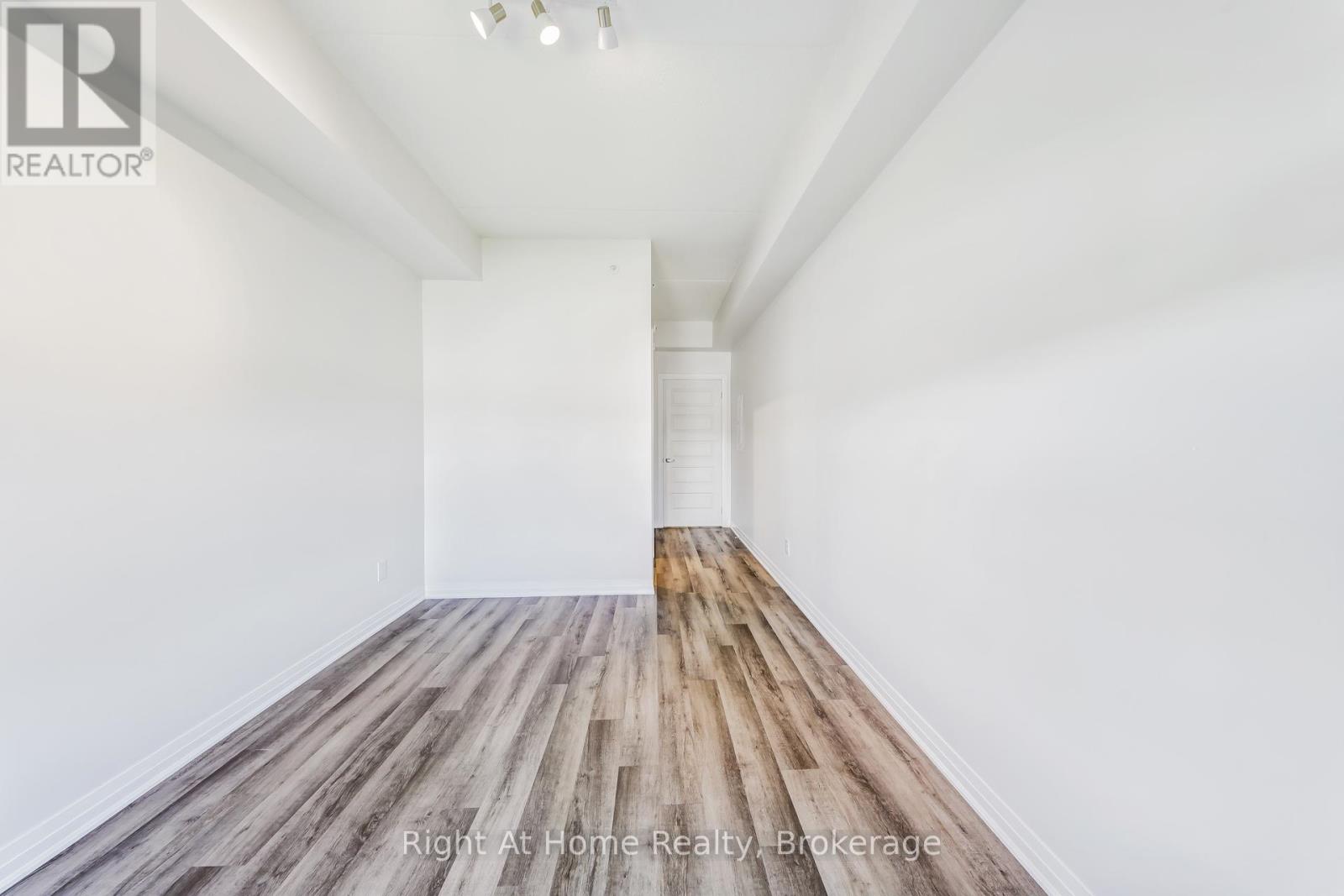 Photo 26 of 307 610 Farmstead Drive, Milton ON