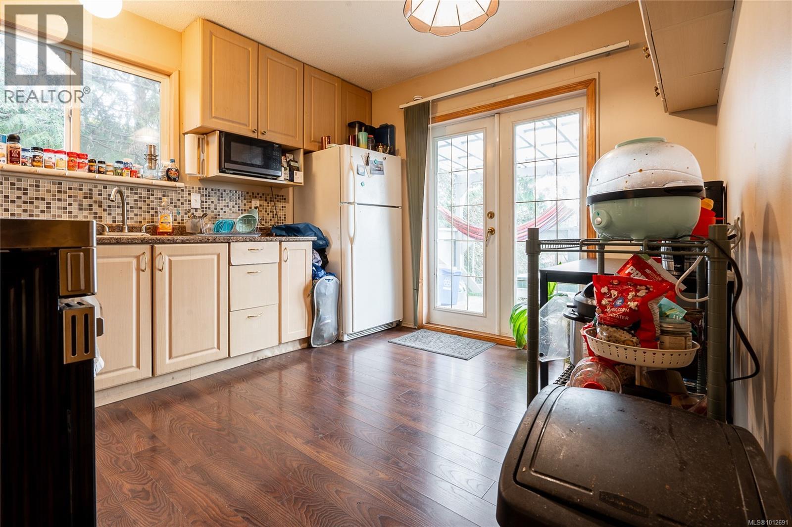 Photo 8 of 1819 Feltham Rd, Saanich BC