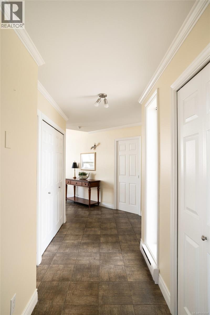 518 10 Paul Kane Place, Victoria