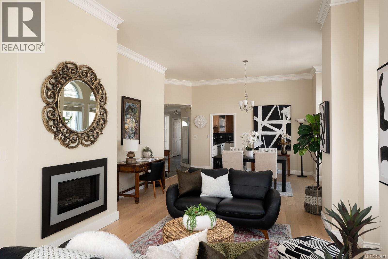 518 10 Paul Kane Place, Victoria