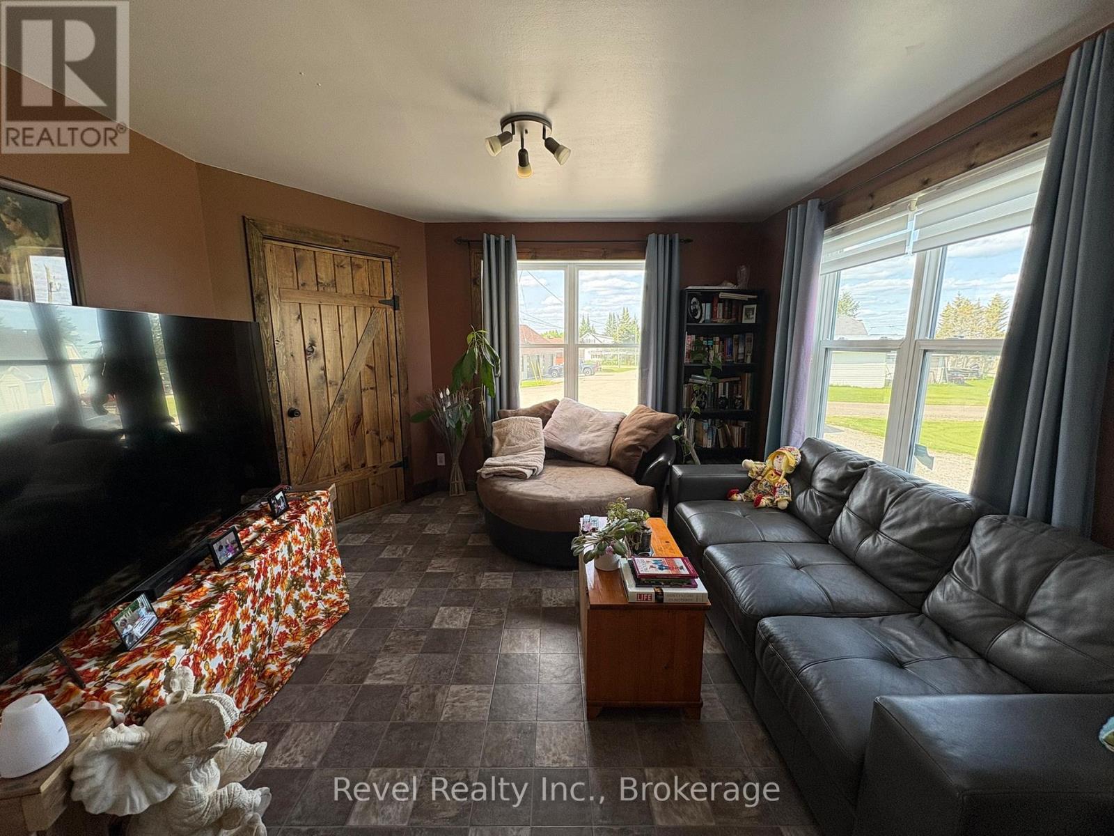 Photo 15 of 52 Doyon Street, Fauquierstrickland ON