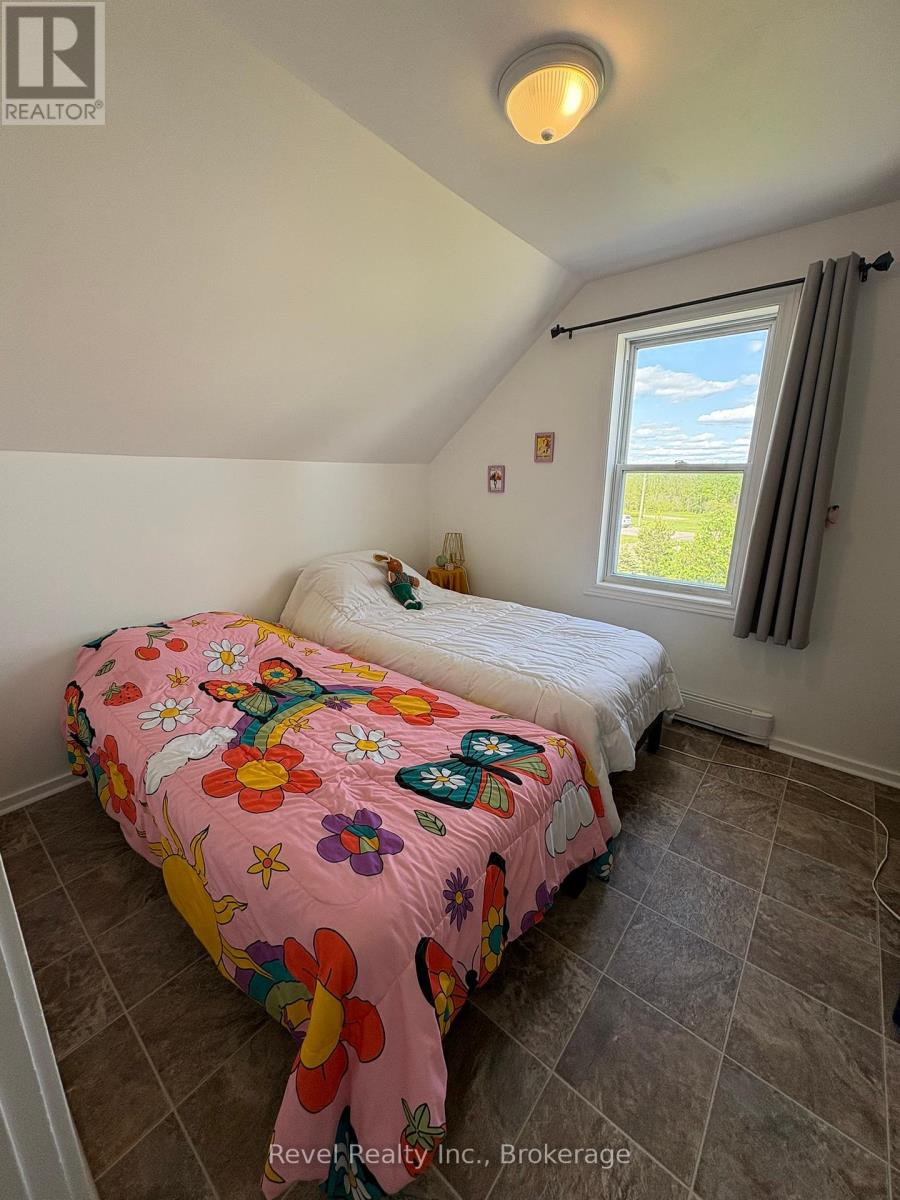 Photo 35 of 52 Doyon Street, Fauquierstrickland ON