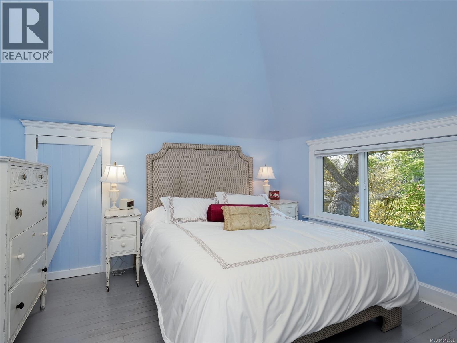 Photo 19 of 1580 Wilmot Pl, Oak Bay BC