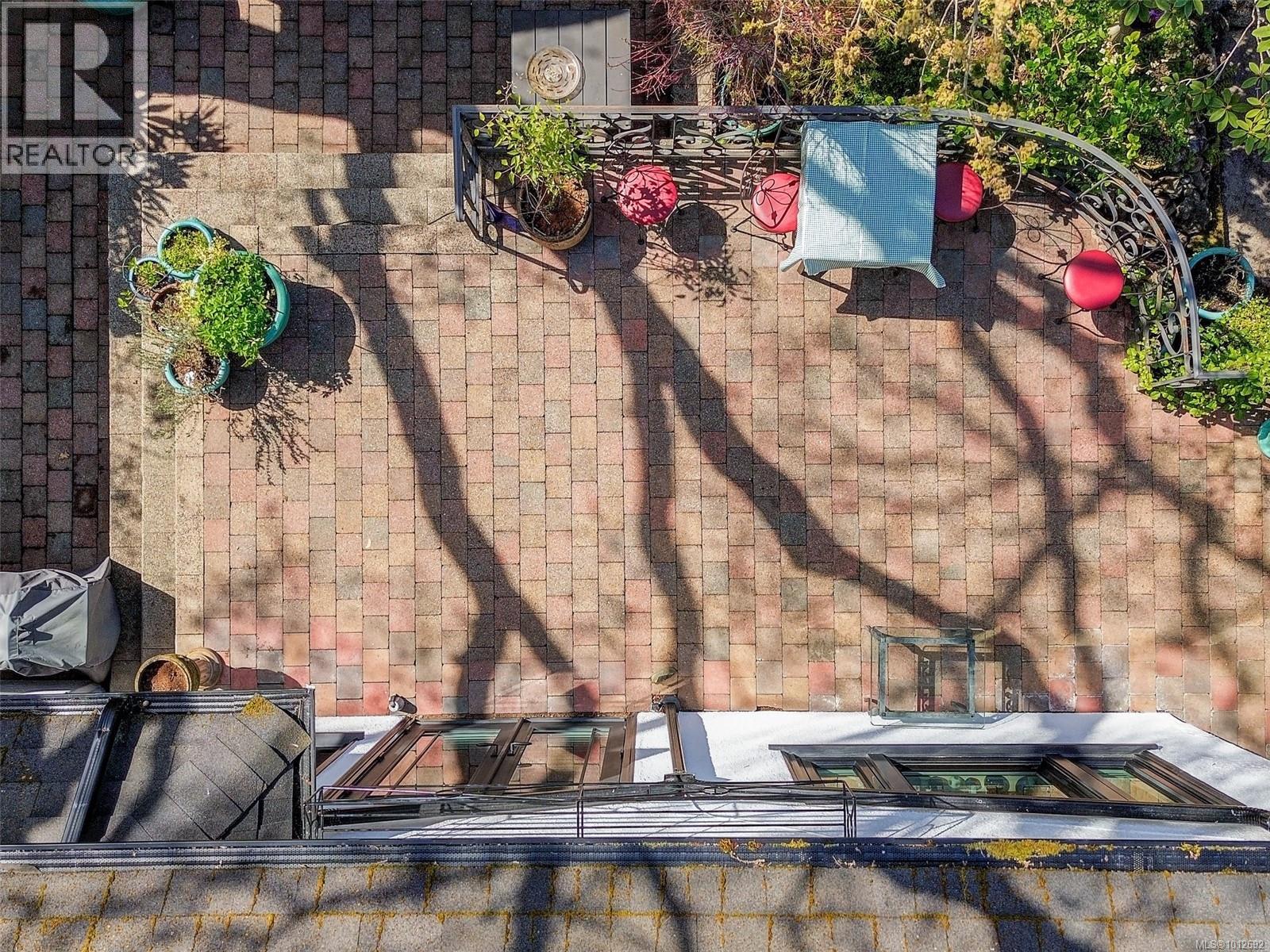 Photo 53 of 1580 Wilmot Pl, Oak Bay BC