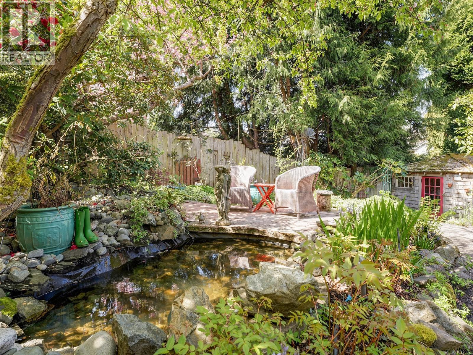 Photo 46 of 1580 Wilmot Pl, Oak Bay BC