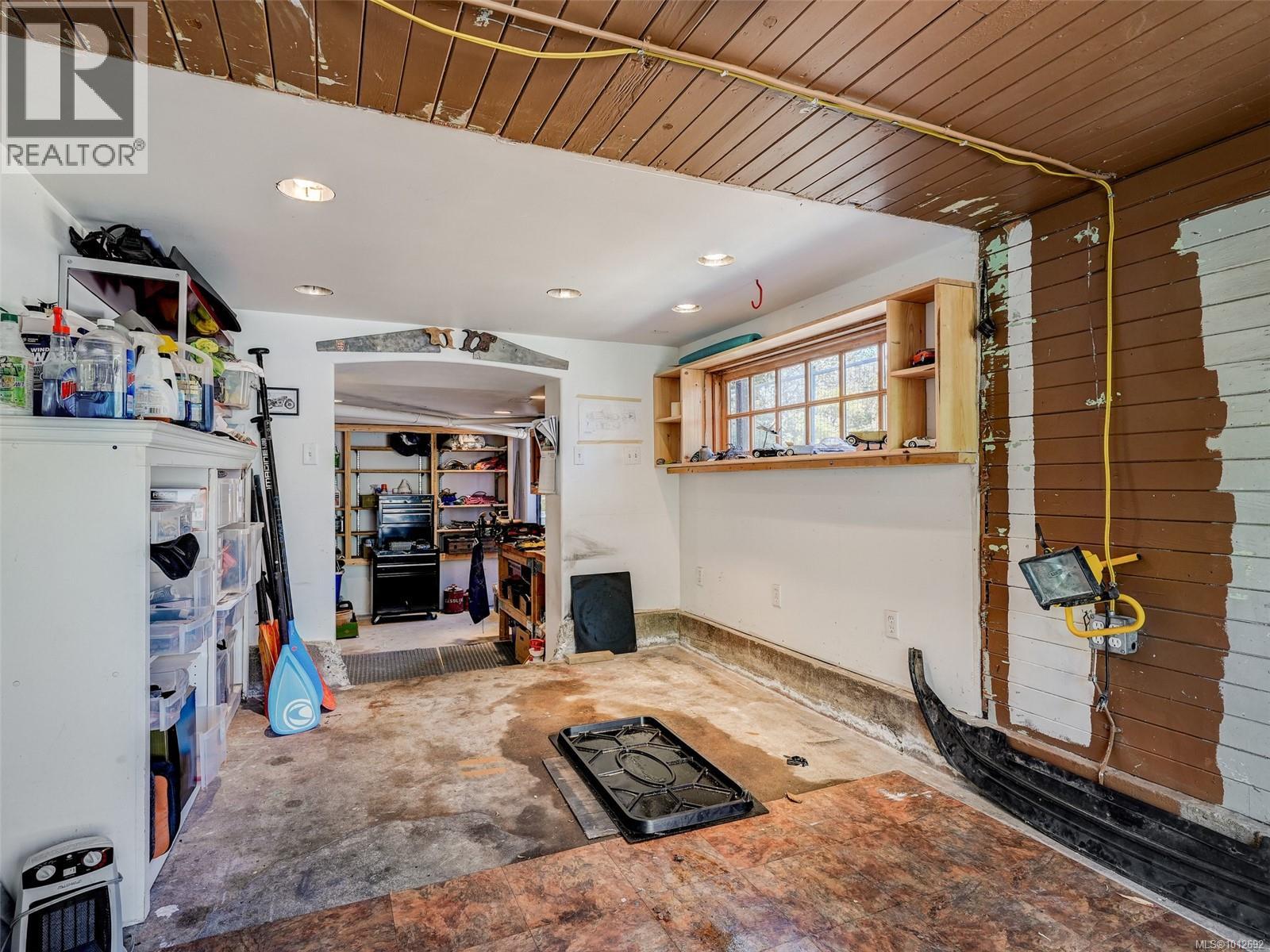 Photo 33 of 1580 Wilmot Pl, Oak Bay BC