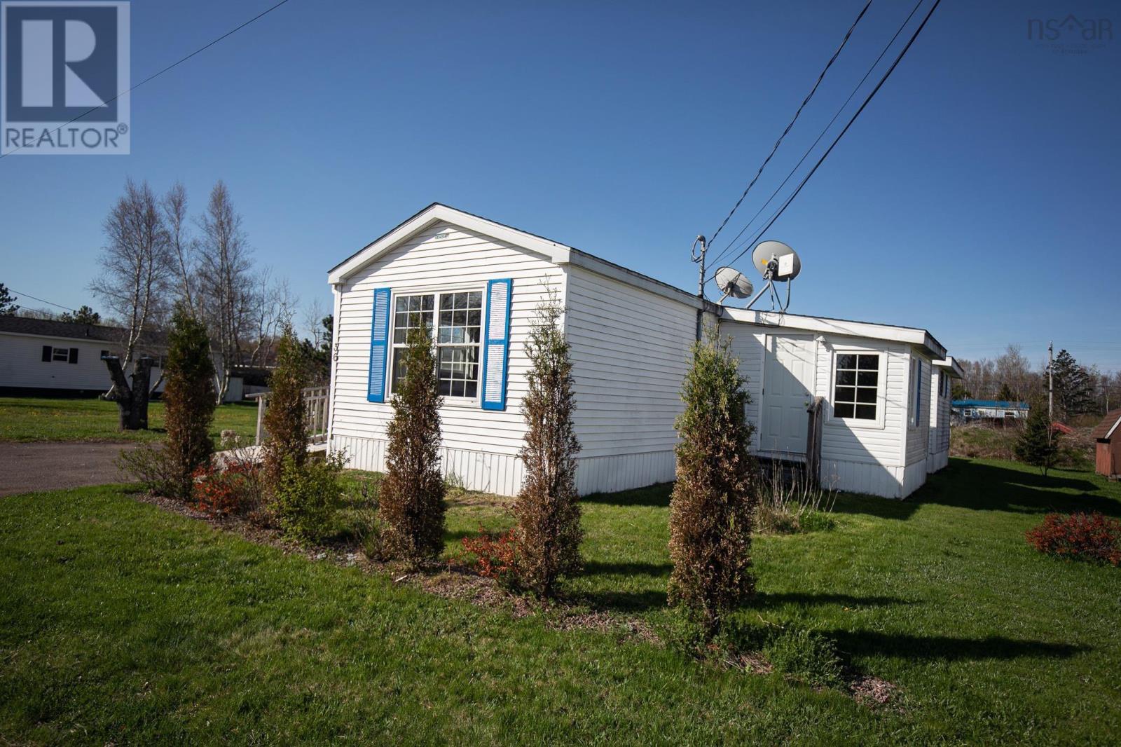Photo 2 of 36 Kent Drive, Amherst NS