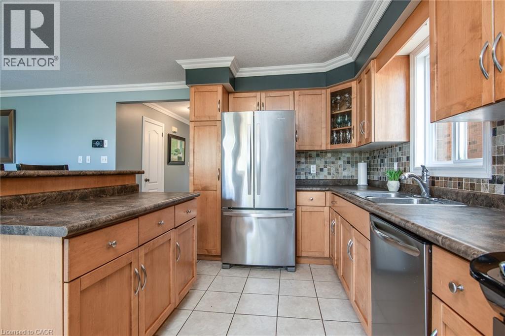 Photo 15 of 744 Keats Way, Waterloo ON