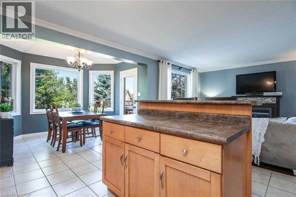 Photo 17 of 744 Keats Way, Waterloo ON