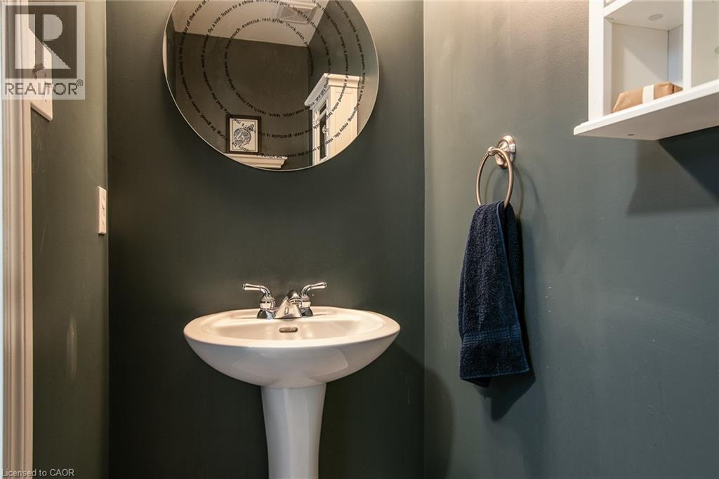 Photo 23 of 744 Keats Way, Waterloo ON