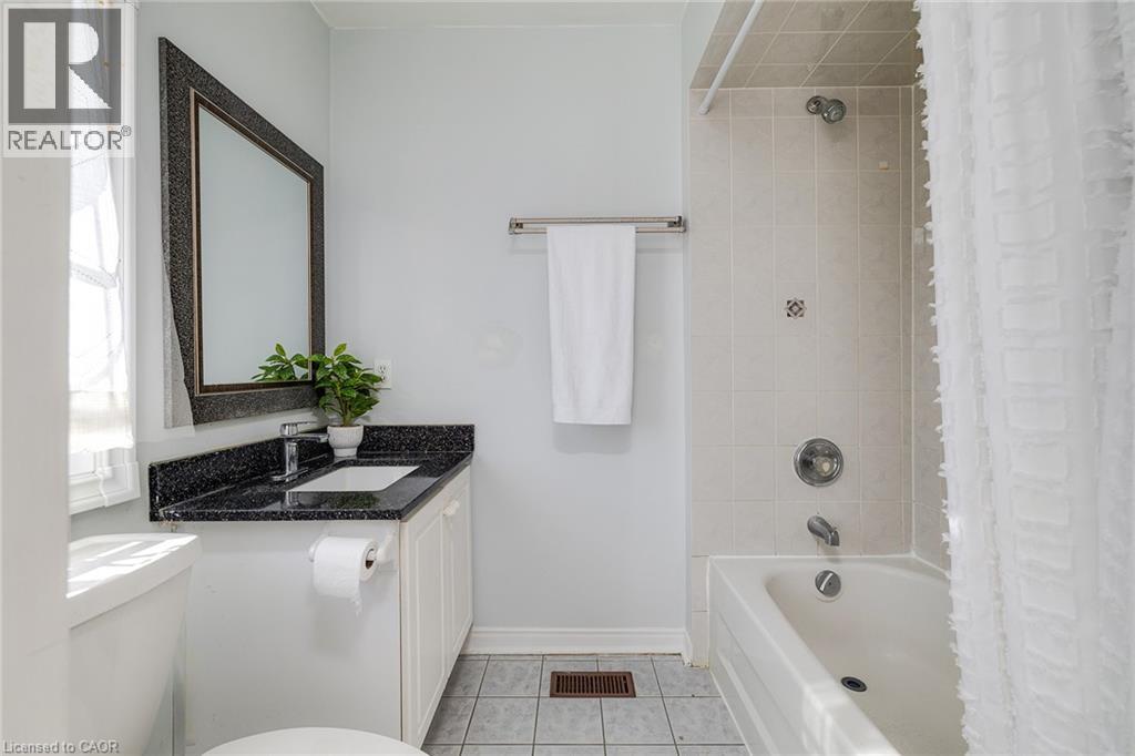 Photo 14 of 1591 South Parade Court Unit 24, Mississauga ON