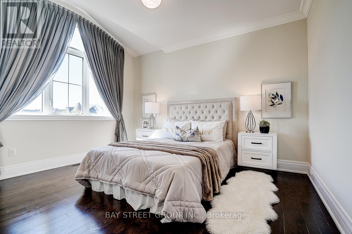 Photo 27 of 80 Lady Jessica Dr Drive N, Vaughan ON