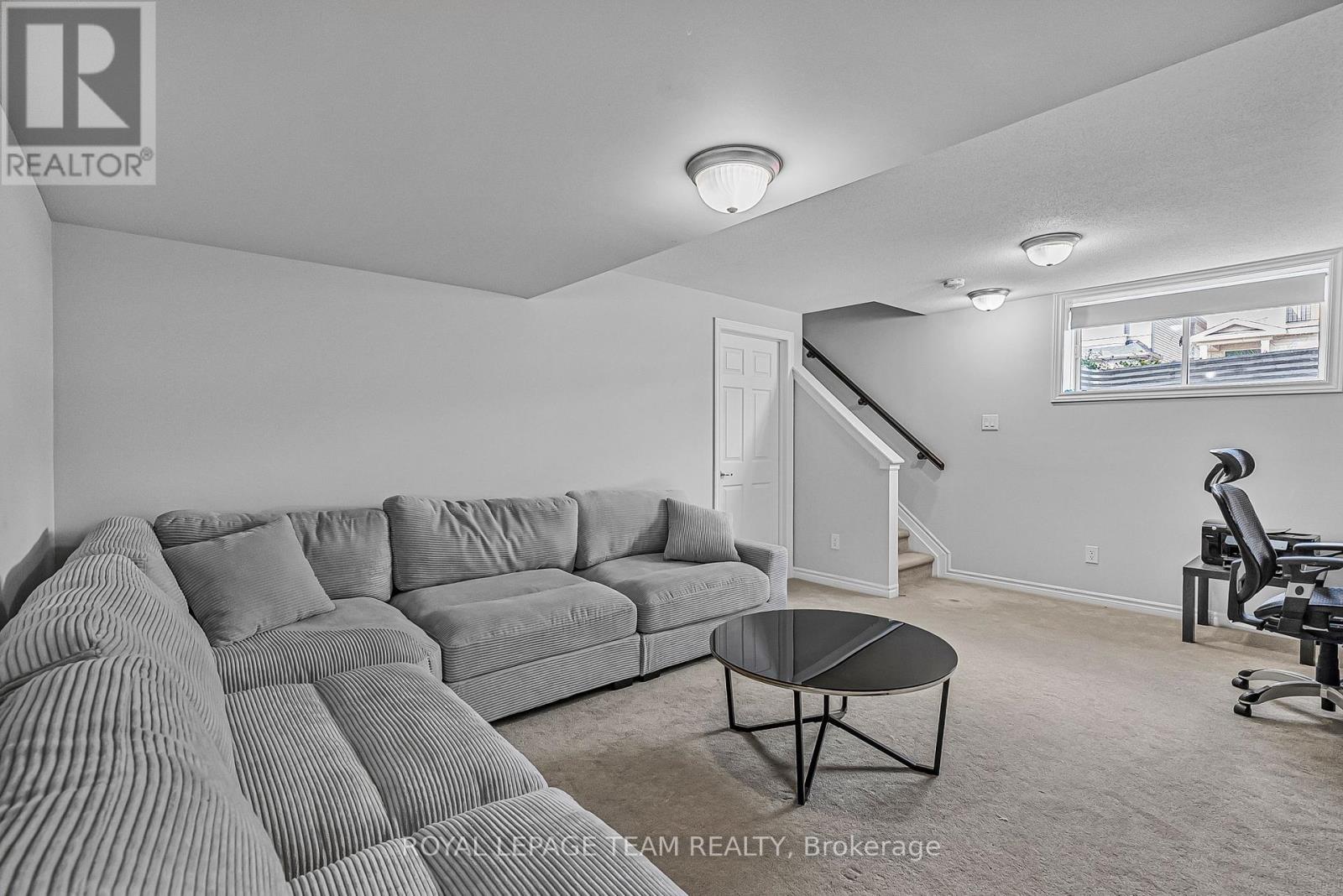 Photo 31 of 622 Parade Drive, Ottawa ON