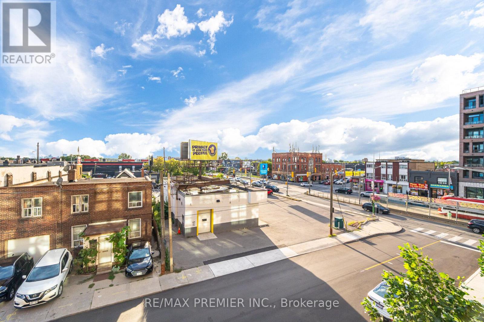 Photo 13 of 311 1787 St Clair Avenue W, Toronto ON