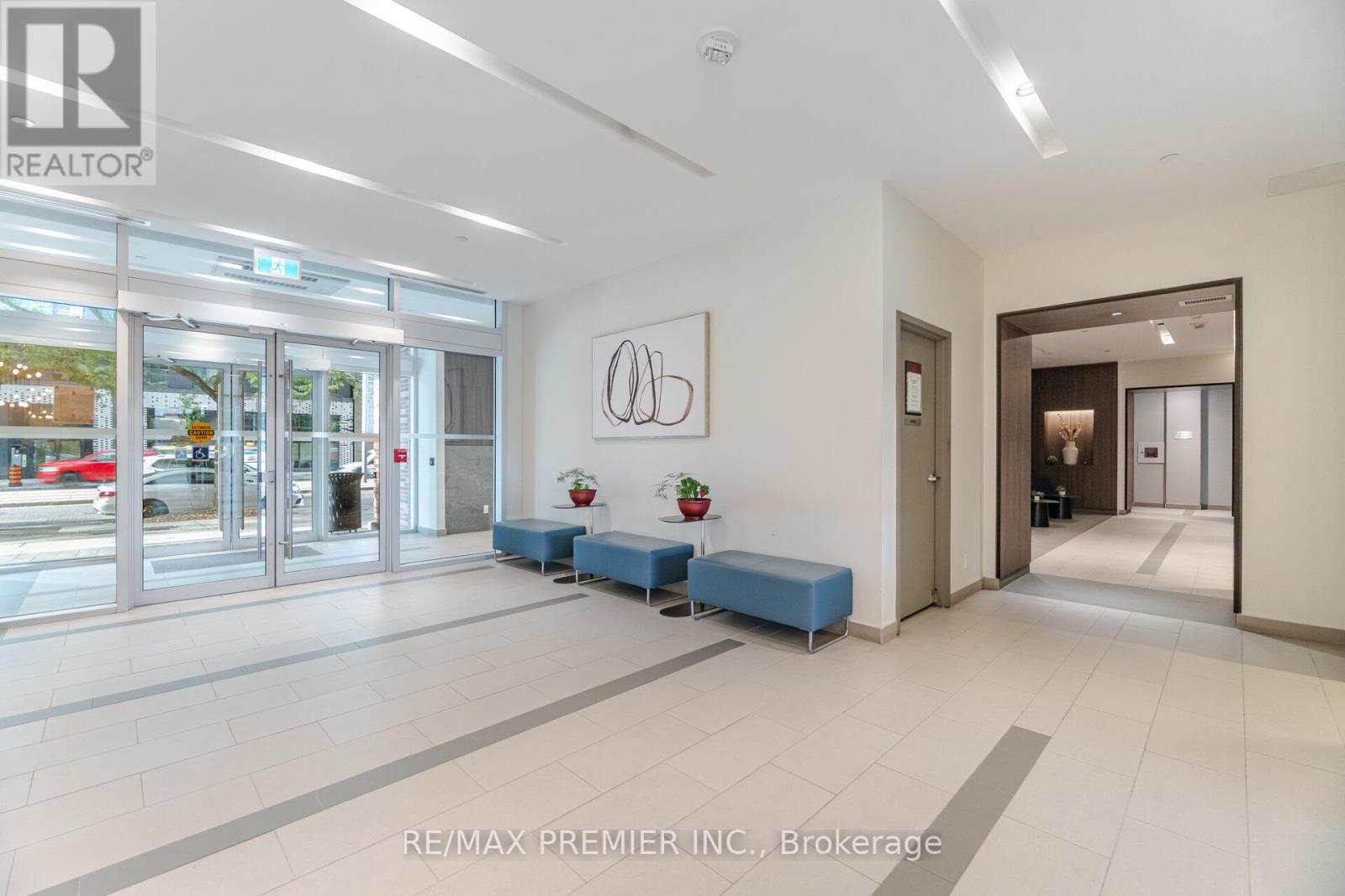 Photo 23 of 311 1787 St Clair Avenue W, Toronto ON