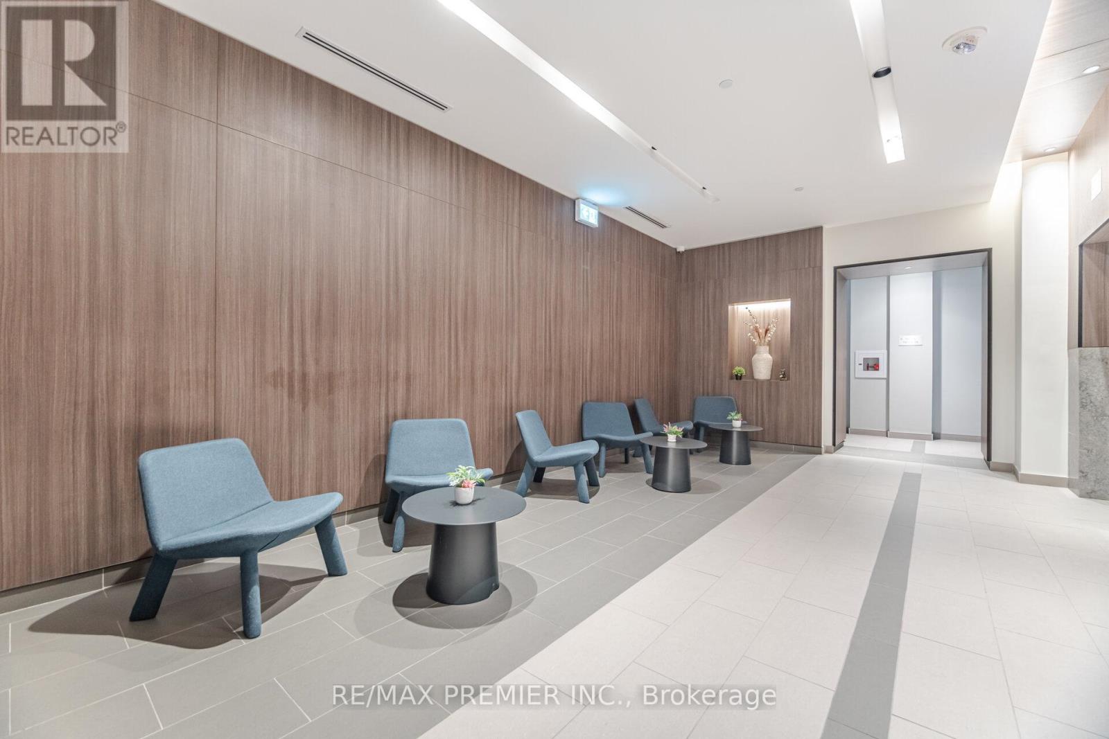 Photo 24 of 311 1787 St Clair Avenue W, Toronto ON