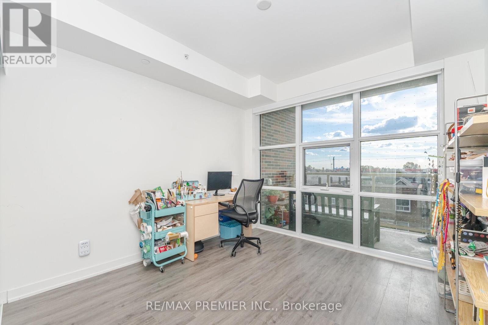 Photo 7 of 311 1787 St Clair Avenue W, Toronto ON