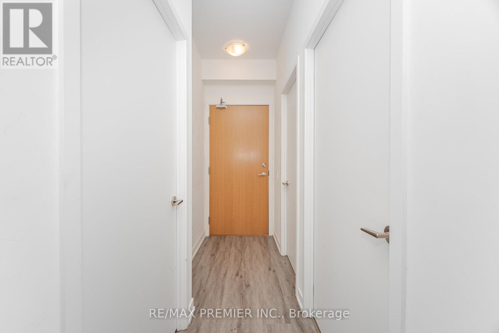 Photo 4 of 311 1787 St Clair Avenue W, Toronto ON