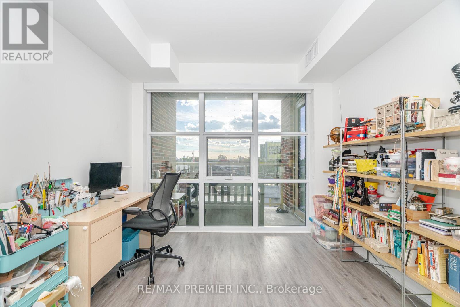 Photo 8 of 311 1787 St Clair Avenue W, Toronto ON