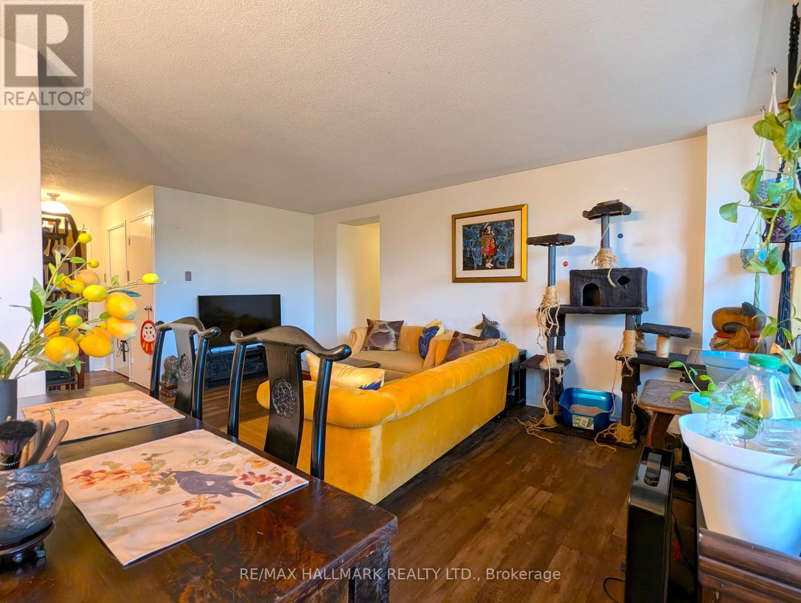 Photo 14 of 310 270 Palmdale Drive, Toronto ON