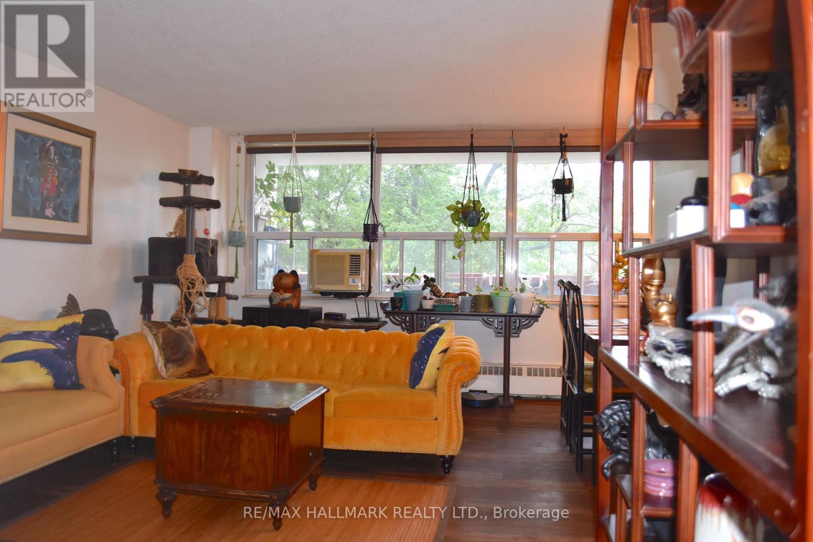 Photo 13 of 310 270 Palmdale Drive, Toronto ON