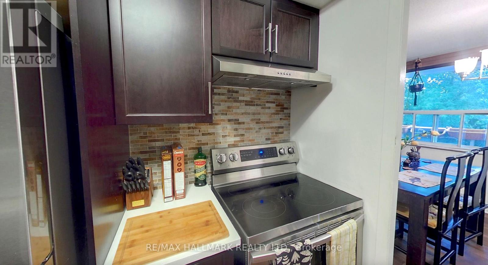 Photo 5 of 310 270 Palmdale Drive, Toronto ON