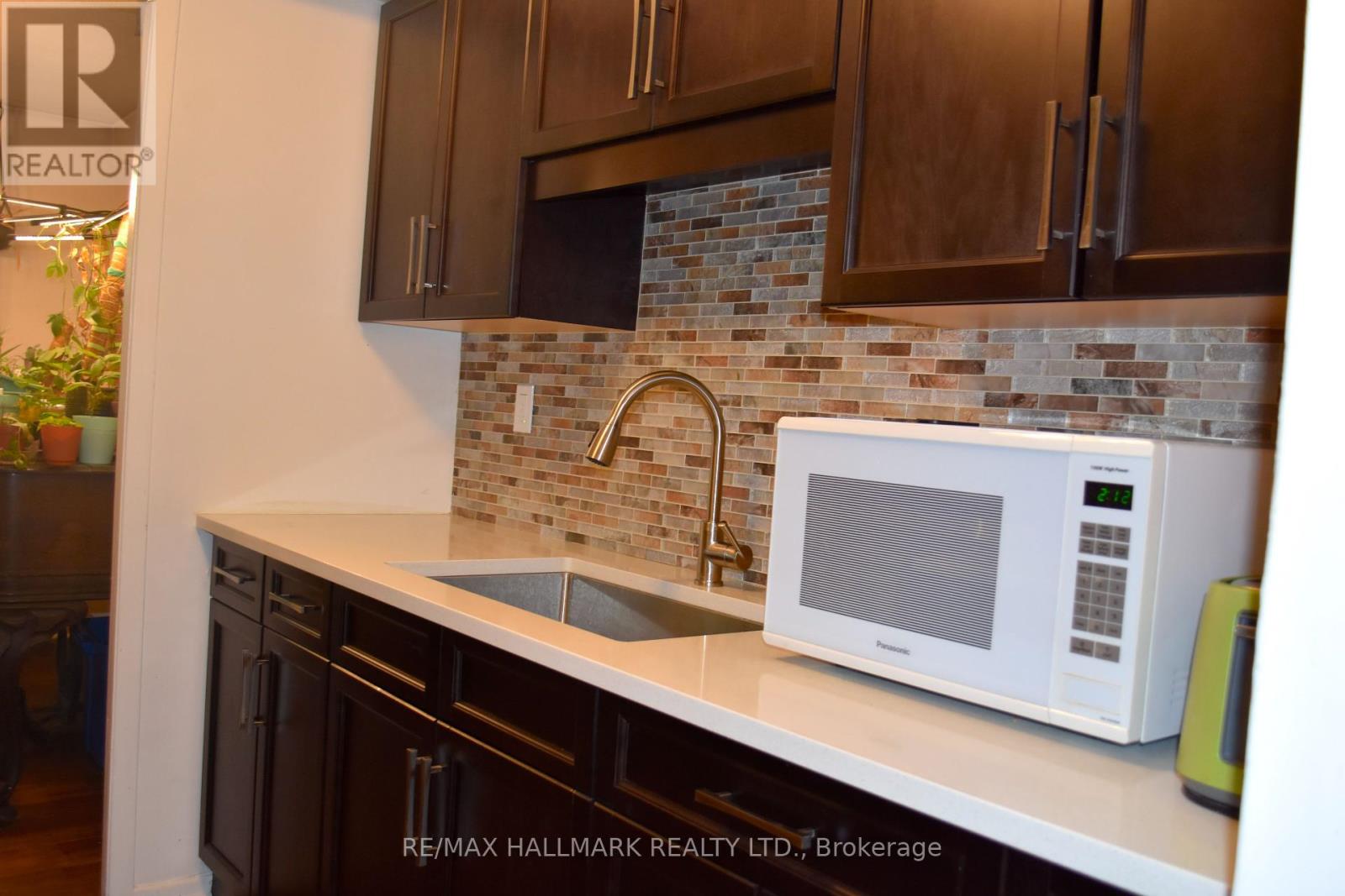 Photo 7 of 310 270 Palmdale Drive, Toronto ON
