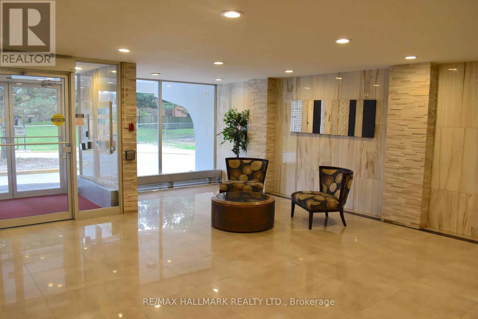 Photo 32 of 310 270 Palmdale Drive, Toronto ON