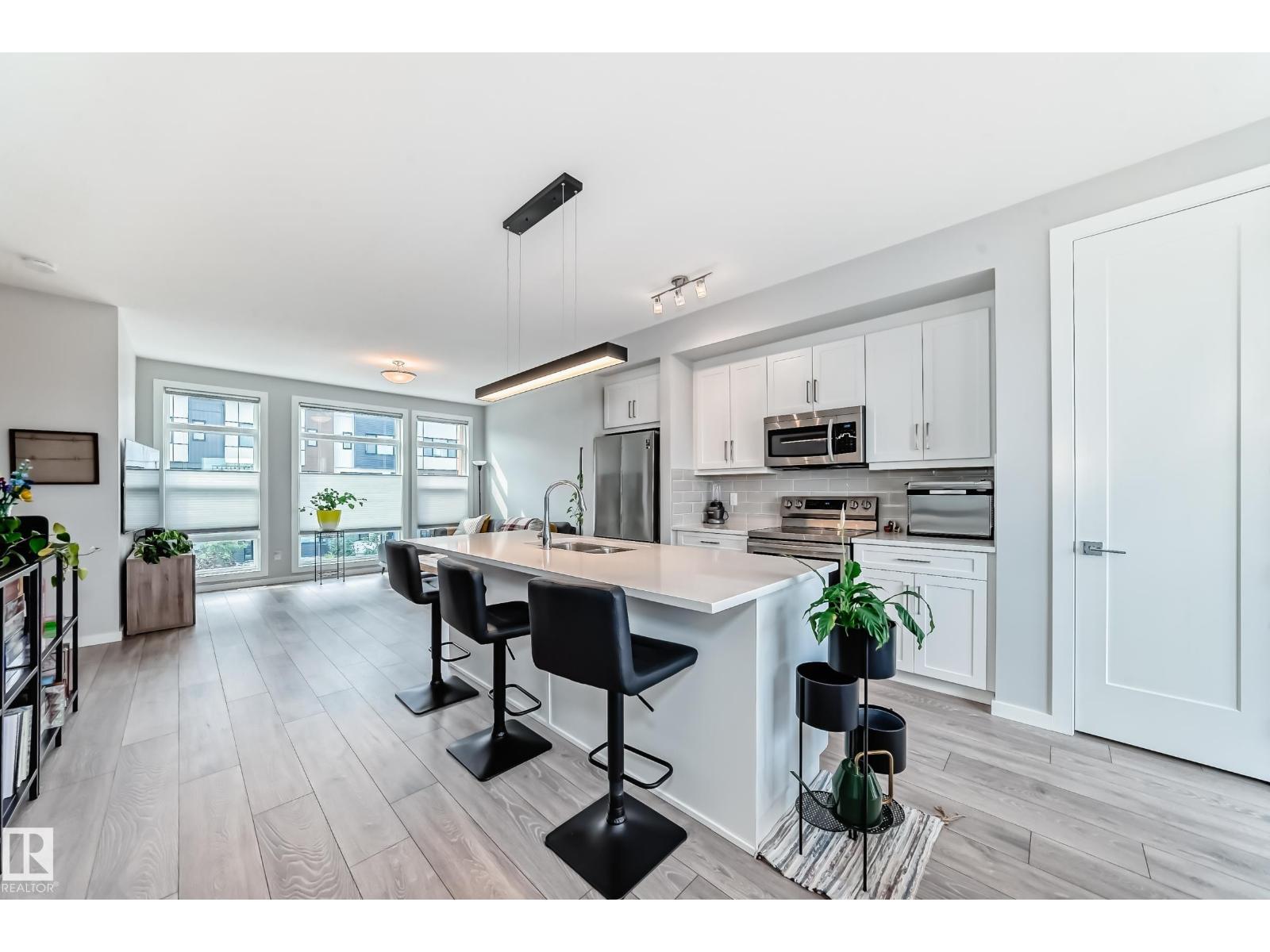 Photo 5 of 1746 Keene Cr Sw, Edmonton AB