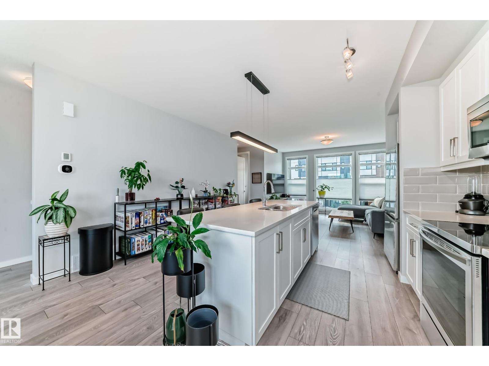Photo 6 of 1746 Keene Cr Sw, Edmonton AB