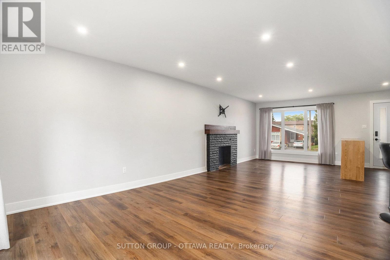 Photo 11 of 1299 Brookline Avenue, Ottawa ON