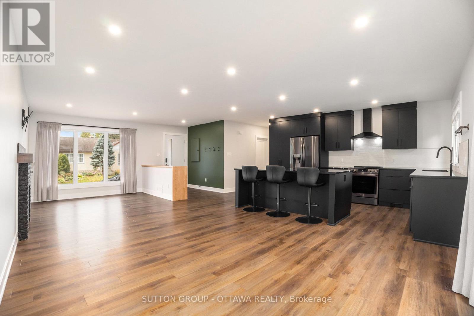Photo 12 of 1299 Brookline Avenue, Ottawa ON
