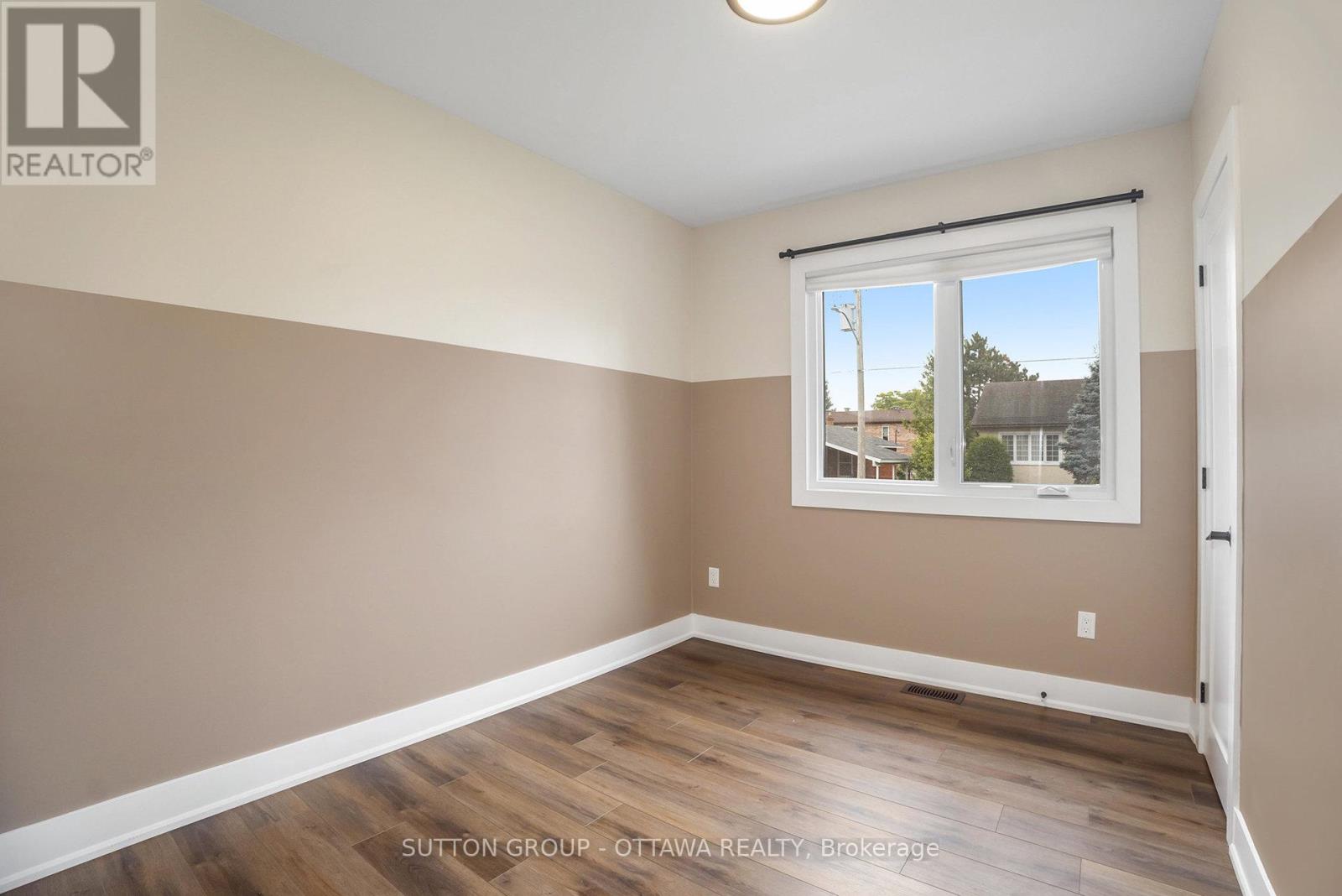 Photo 18 of 1299 Brookline Avenue, Ottawa ON
