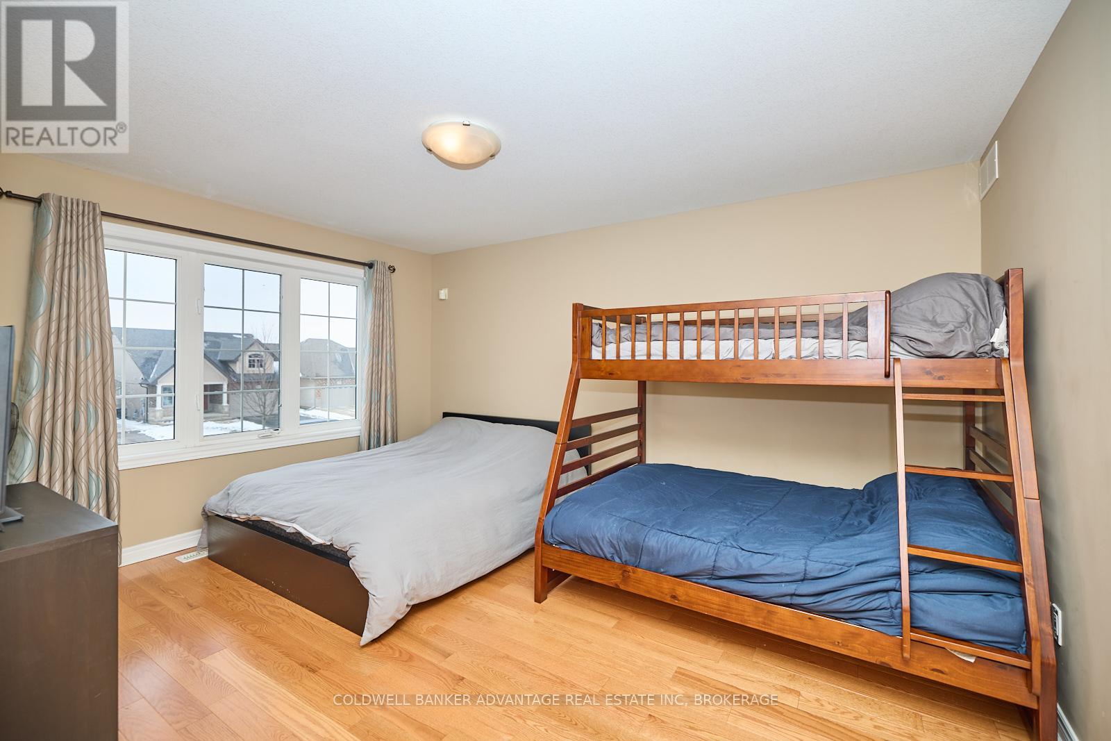 Photo 33 of 116 Clare Avenue, Welland ON