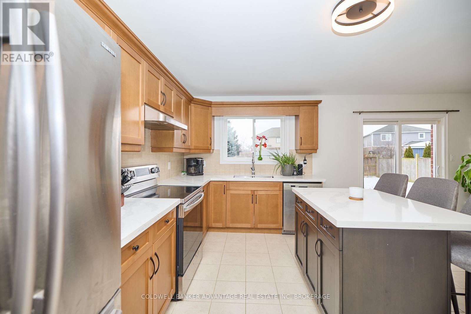 Photo 9 of 116 Clare Avenue, Welland ON