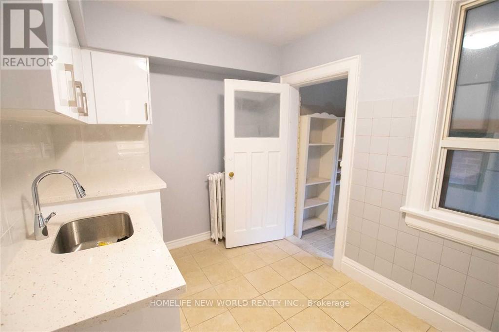 Photo 10 of 3rd Floor 1104 College Street, Toronto ON
