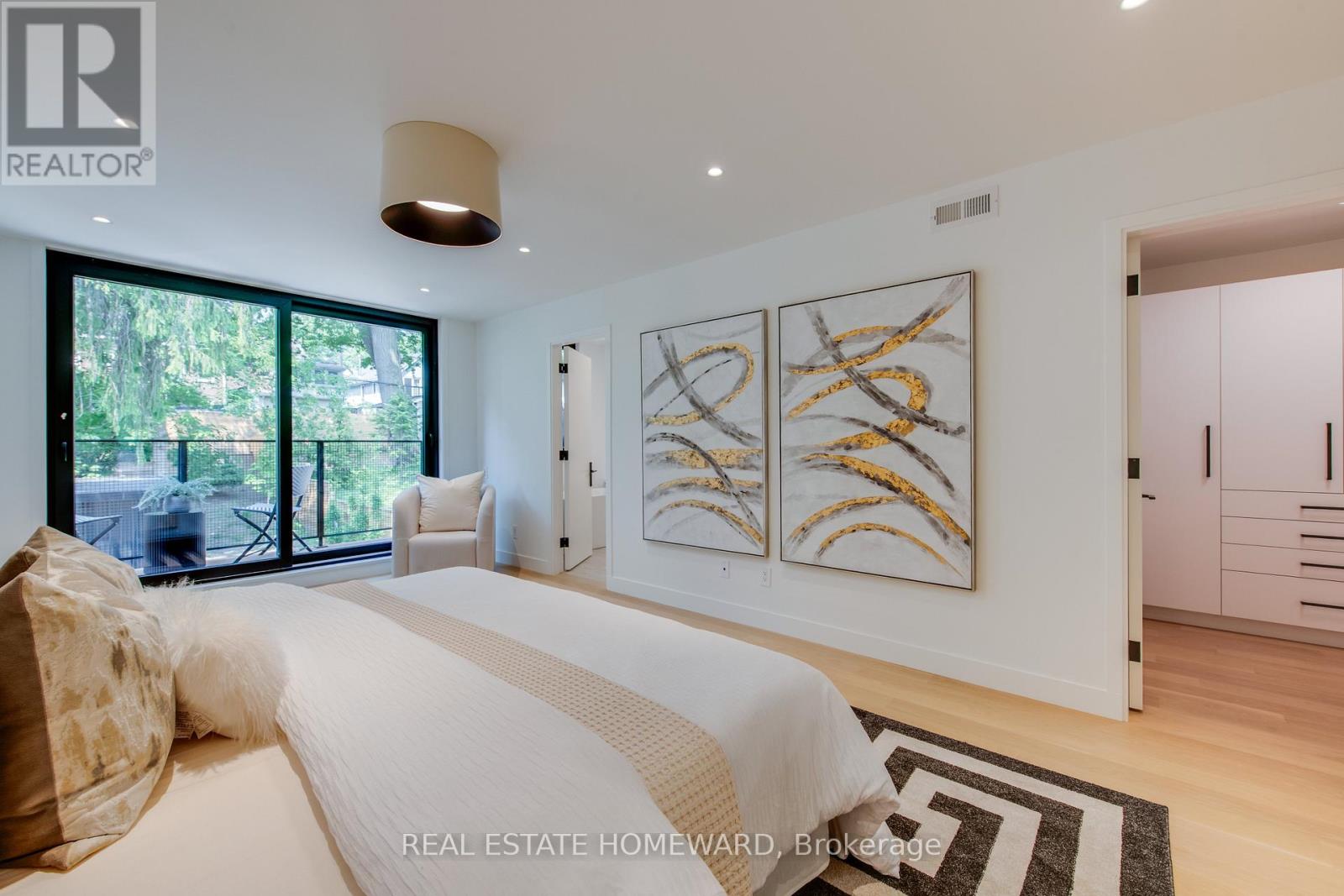 Photo 23 of 174 Kenilworth Avenue, Toronto ON